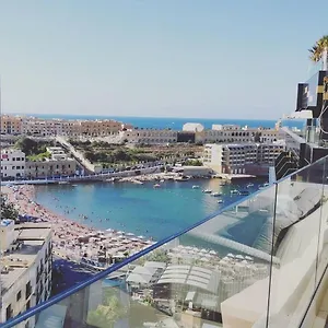 κάντε κράτηση εδώ